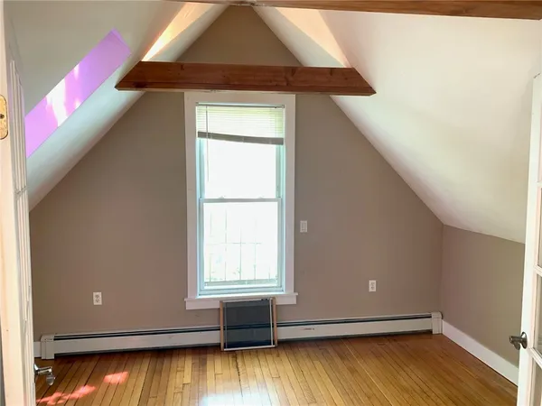 $3,200 | 27 Young Street, Unit 2, Newport, RI 02840