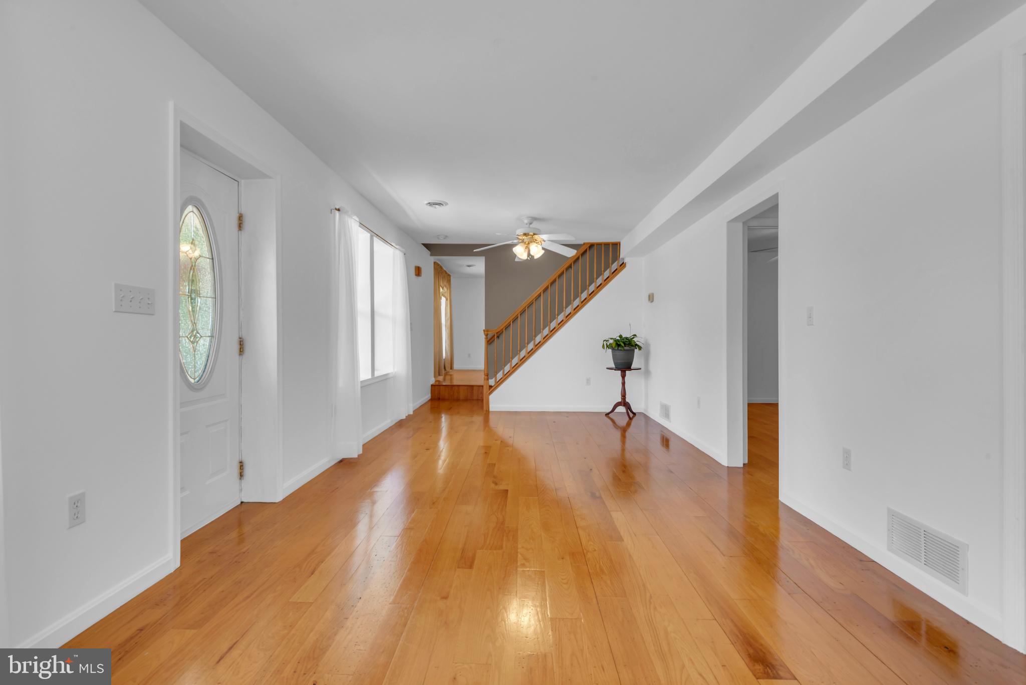 934 Shore Acres Road Arnold, MD 21012 - Photo 9 of 30 Entrance / Foyer