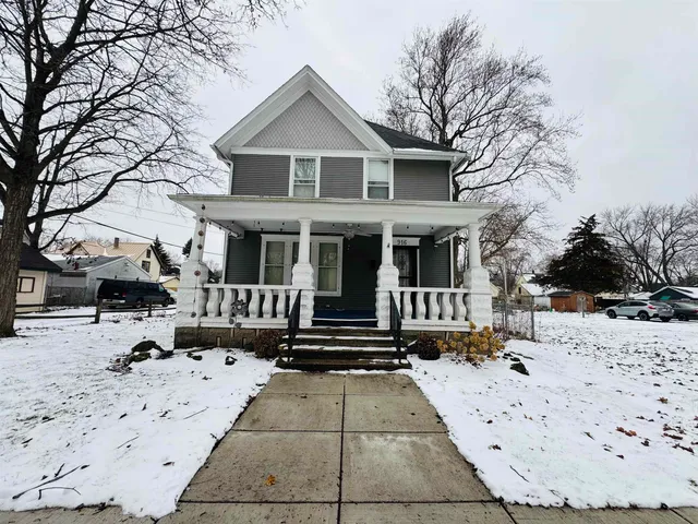 $1,500 | 916 9th Street, Beloit, WI 53511