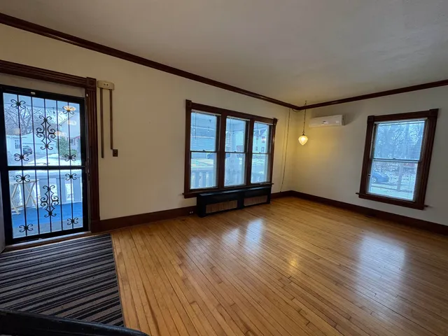 $1,500 | 916 9th Street, Beloit, WI 53511