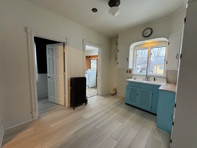 $1,500 | 916 9th Street, Beloit, WI 53511