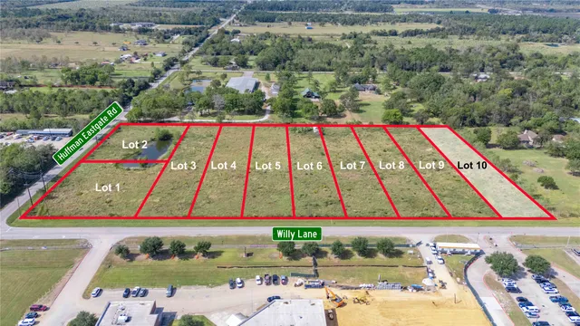 a view of entryway with an outdoor space