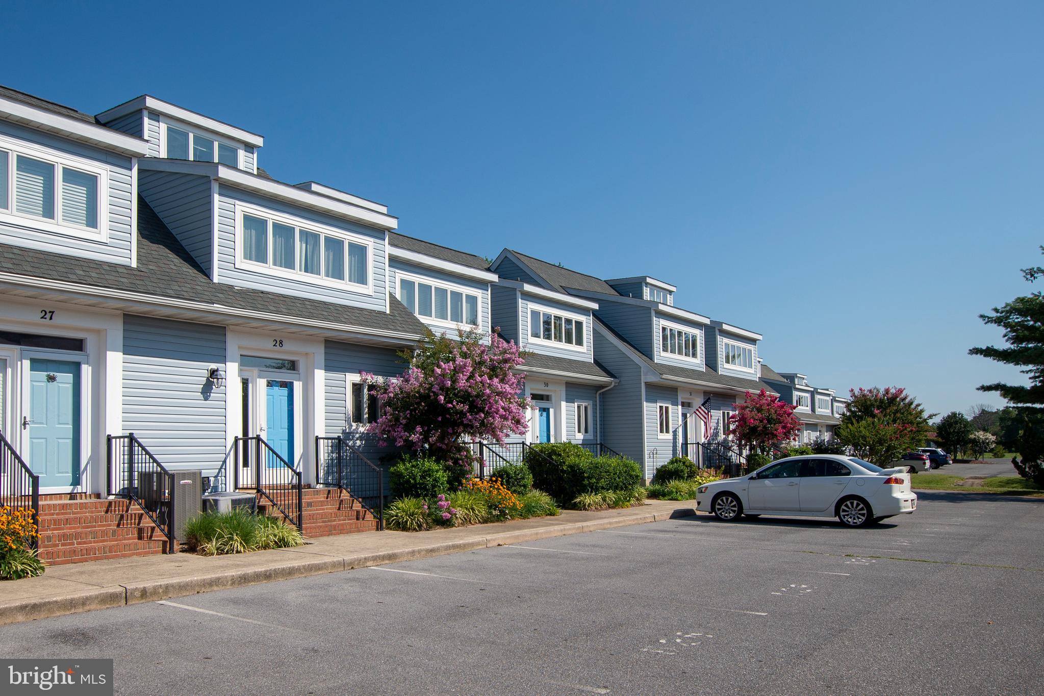 Intown Lewes and two miles to beach!