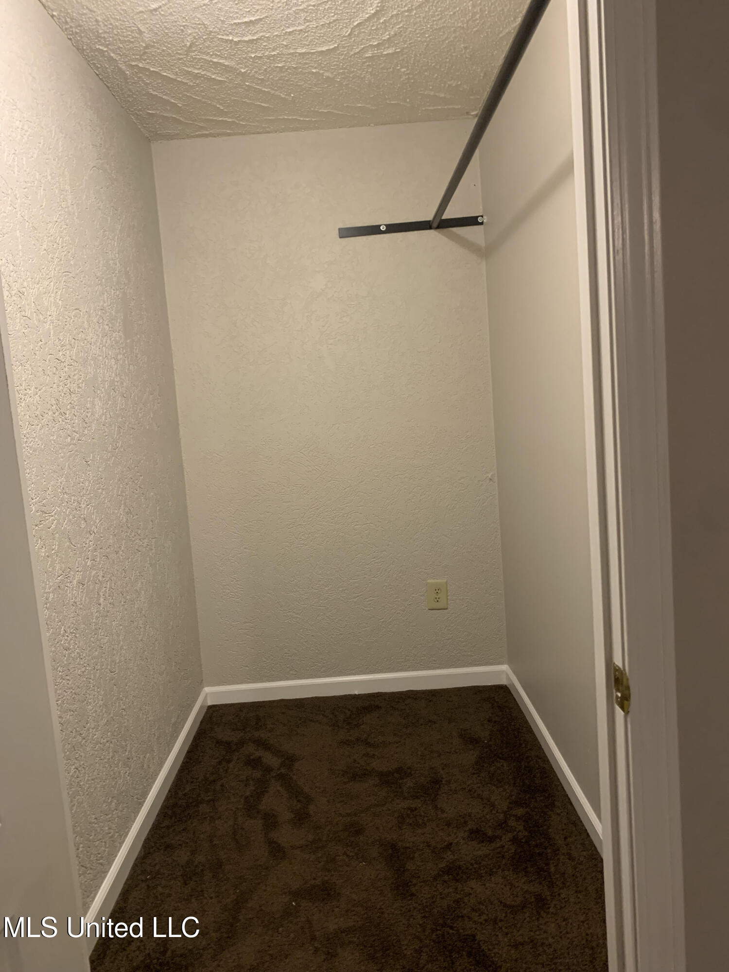 5540 Veazey Road Coldwater, MS 38618 - Photo 13 of 15 Primary Closet!