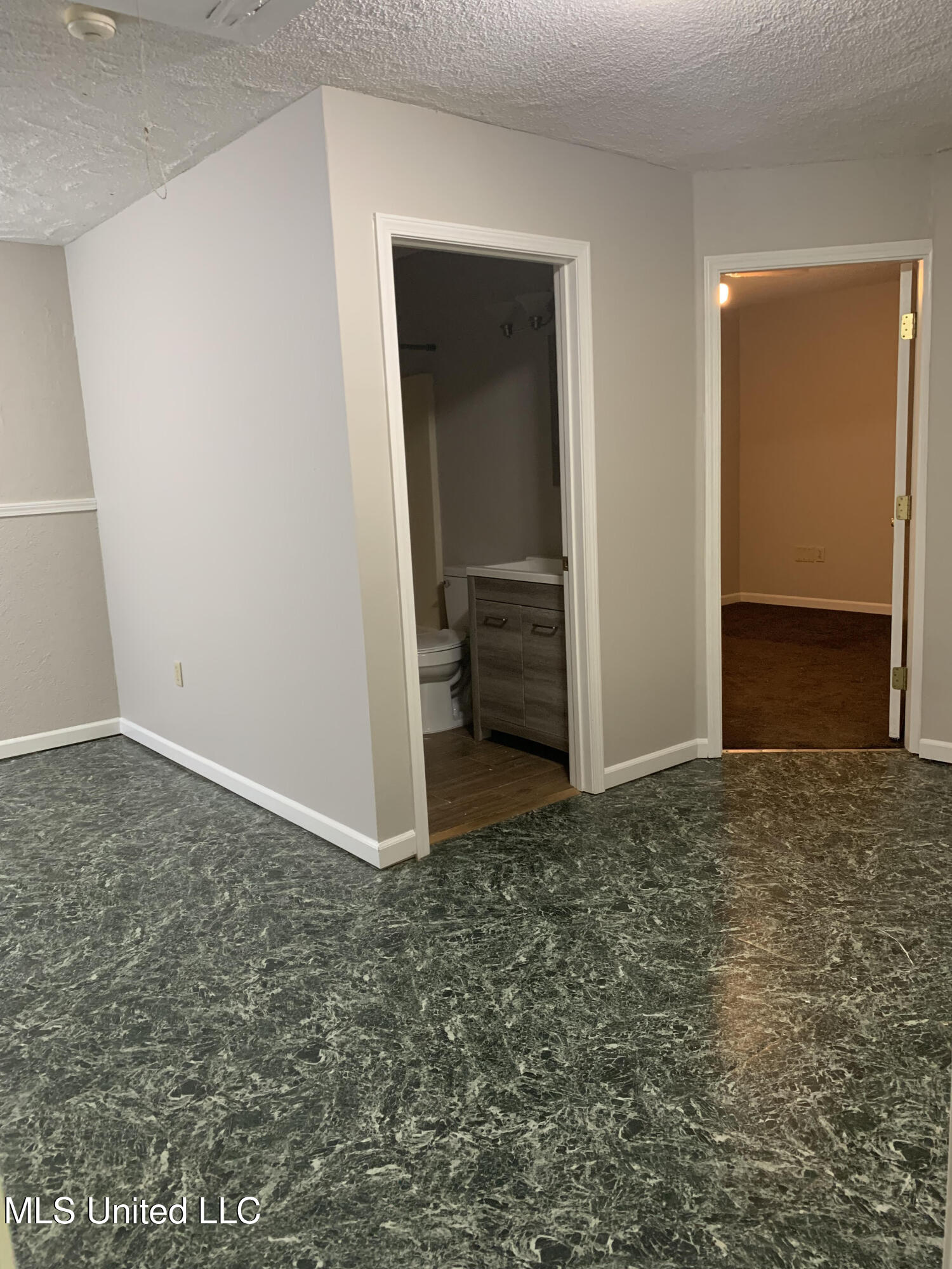 5540 Veazey Road Coldwater, MS 38618 - Photo 9 of 15 Bathroom!