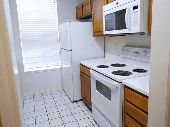 2409 Leon Street, Unit 108 Austin, TX 78705 - Photo 12 of 37