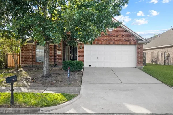 $285,000 | 4019 Applerock Drive, Baytown, TX 77521