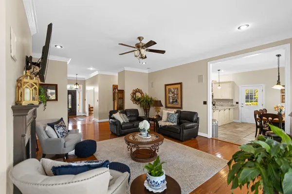 $370,000 | 204 Wellsbrook Circle, Fayetteville, TN 37334