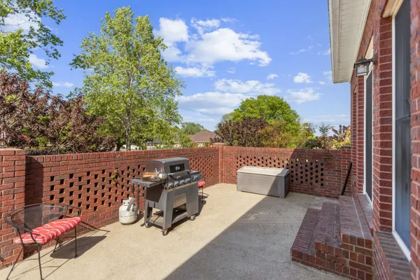 $370,000 | 204 Wellsbrook Circle, Fayetteville, TN 37334