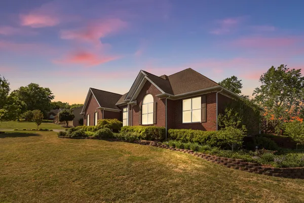 $370,000 | 204 Wellsbrook Circle, Fayetteville, TN 37334