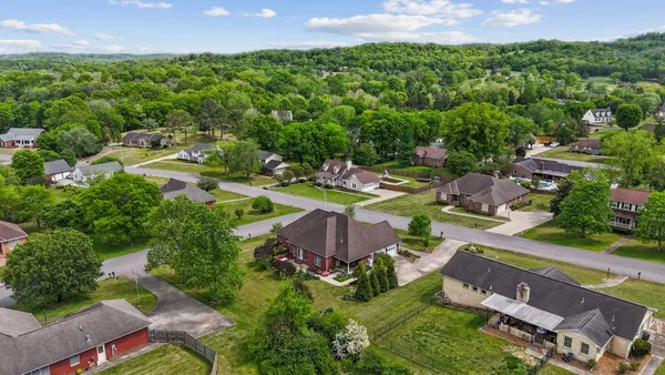 $370,000 | 204 Wellsbrook Circle, Fayetteville, TN 37334