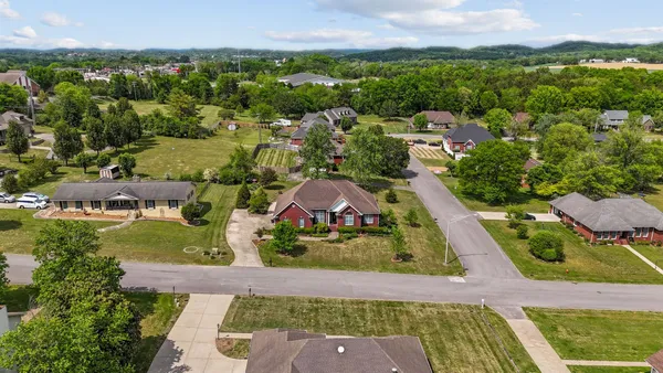 $370,000 | 204 Wellsbrook Circle, Fayetteville, TN 37334