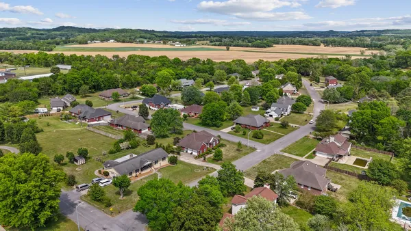 $370,000 | 204 Wellsbrook Circle, Fayetteville, TN 37334