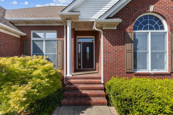 $370,000 | 204 Wellsbrook Circle, Fayetteville, TN 37334