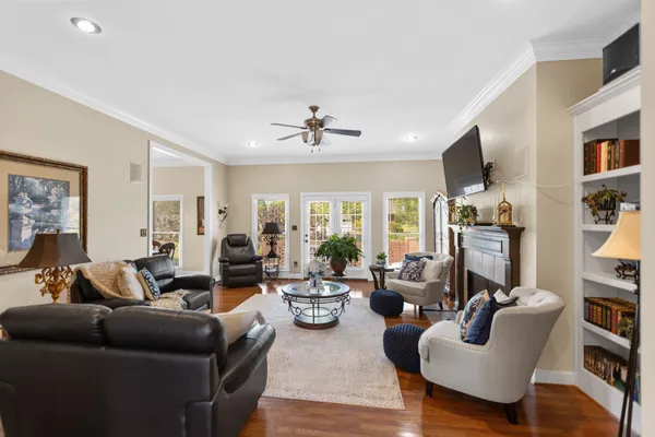 $370,000 | 204 Wellsbrook Circle, Fayetteville, TN 37334