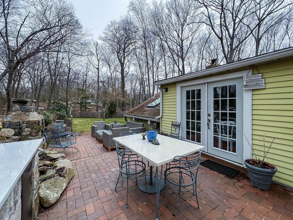 56 Rockridge Road Framingham, MA 01702 - Photo 25 of 33