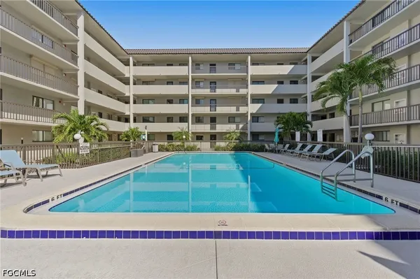 $135,000 | 2121 Collier Avenue, Unit 102, Fort Myers, FL 33901