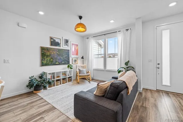 $439,900 | 2044 South Upham Street, Lakewood, CO 80227