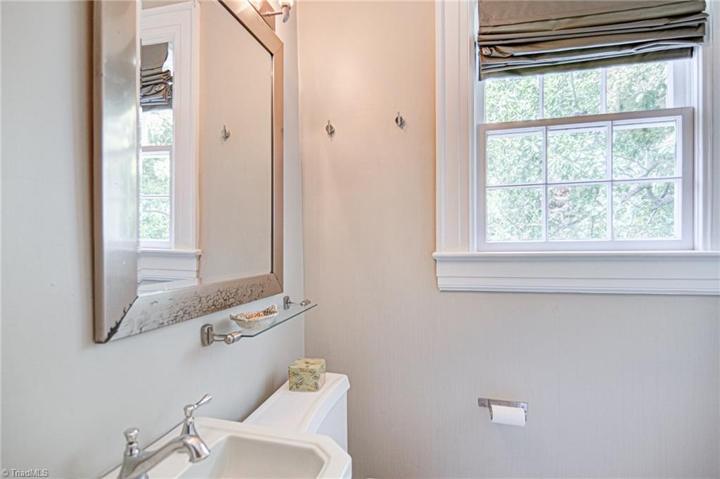 724 Arbor Road Winston-Salem, NC 27104 - Photo 25 of 46 Gallery Image 25