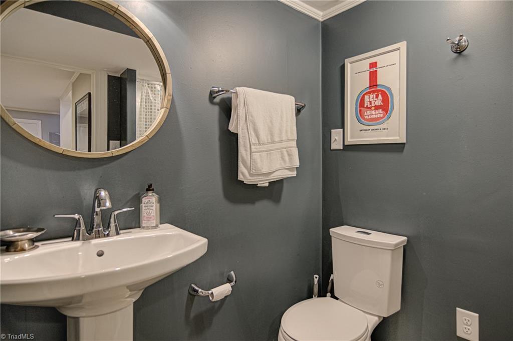 724 Arbor Road Winston-Salem, NC 27104 - Photo 36 of 46 Gallery Image 36