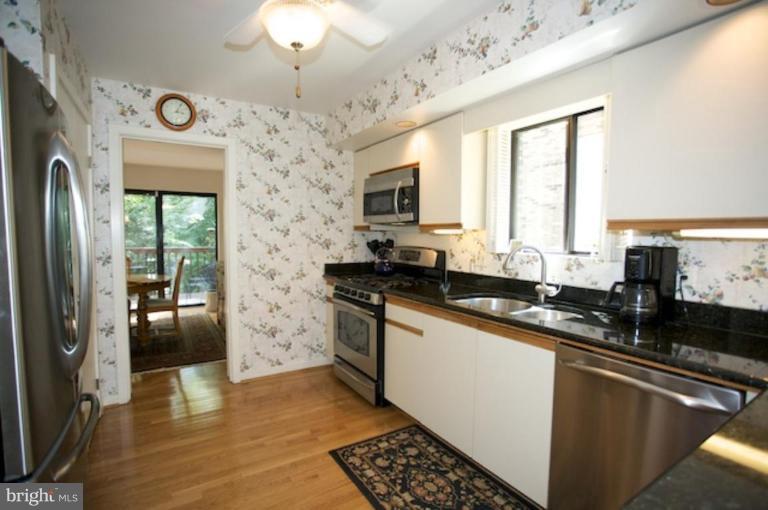 11607 Clubhouse Court Reston, VA 20190 - Photo 14 of 19 Kitchen #2