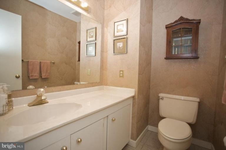 11607 Clubhouse Court Reston, VA 20190 - Photo 19 of 19 Bath #2