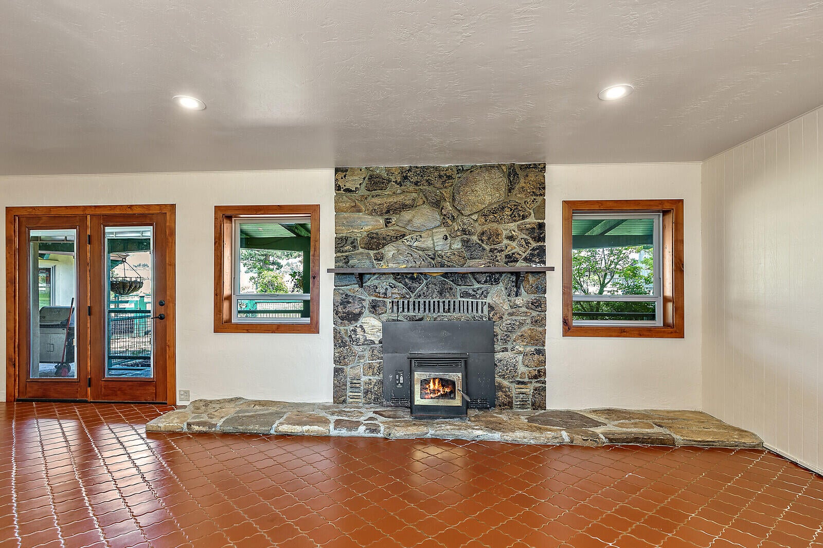 4756 Fern Valley Road Medford, OR 97504 - Photo 16 of 89 16_FV_17_mls