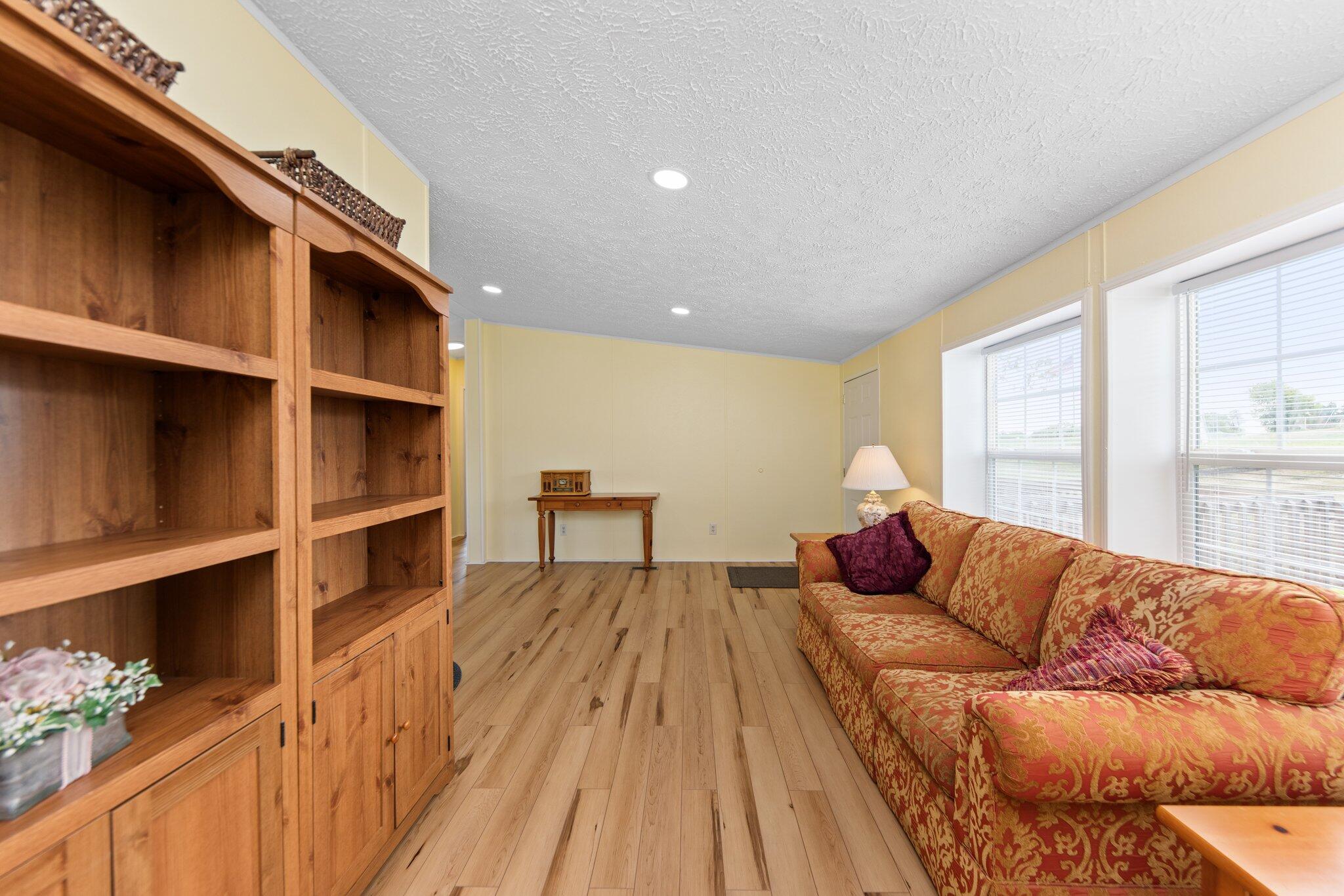 374 Augusta Chatham Road Augusta, KY 41002 - Photo 4 of 36 Gallery Image 4