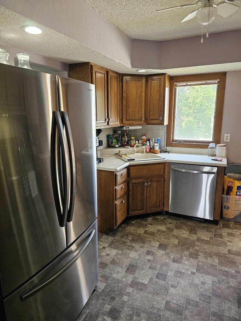 2608 Woodlawn Road Sterling, IL 61081 - Photo 2 of 13