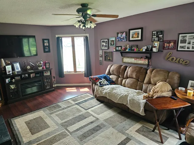 $159,900 | 2608 Woodlawn Road, Sterling, IL 61081