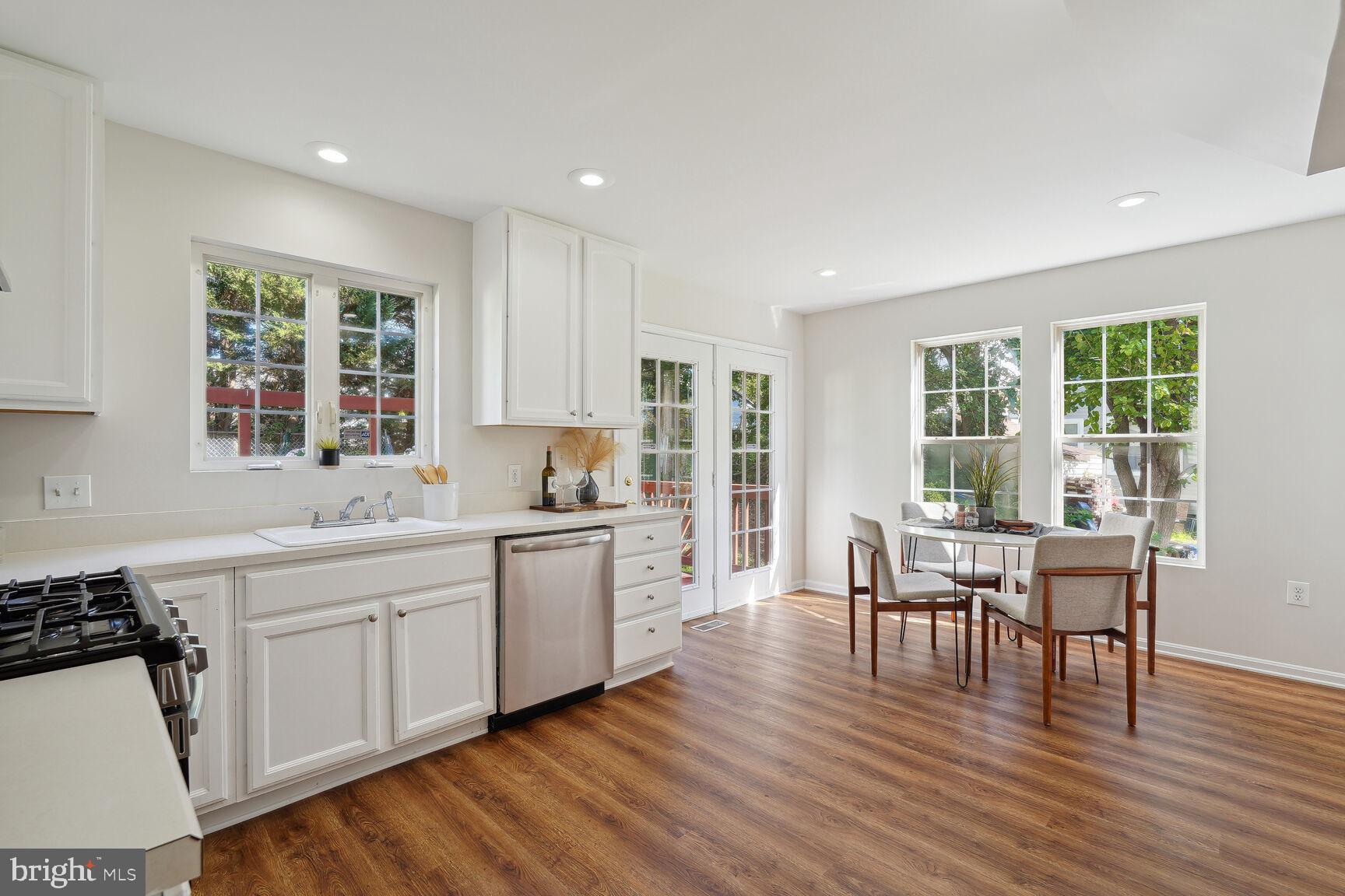 12406 Denley Road Silver Spring, MD 20906 - Photo 6 of 22 Eat-in White Kitchen