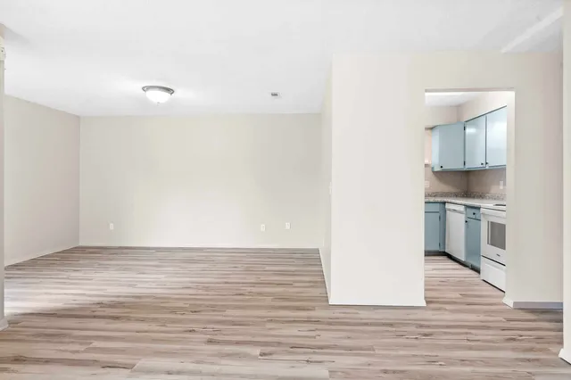 $132,500 | 903 North Linden Street, Unit 17, Normal, IL 61761