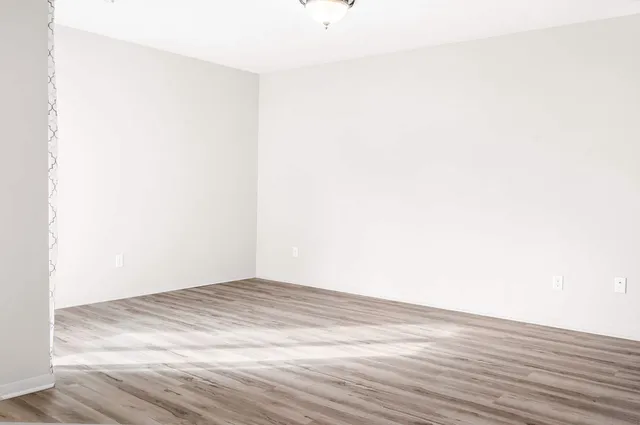 $132,500 | 903 North Linden Street, Unit 17, Normal, IL 61761