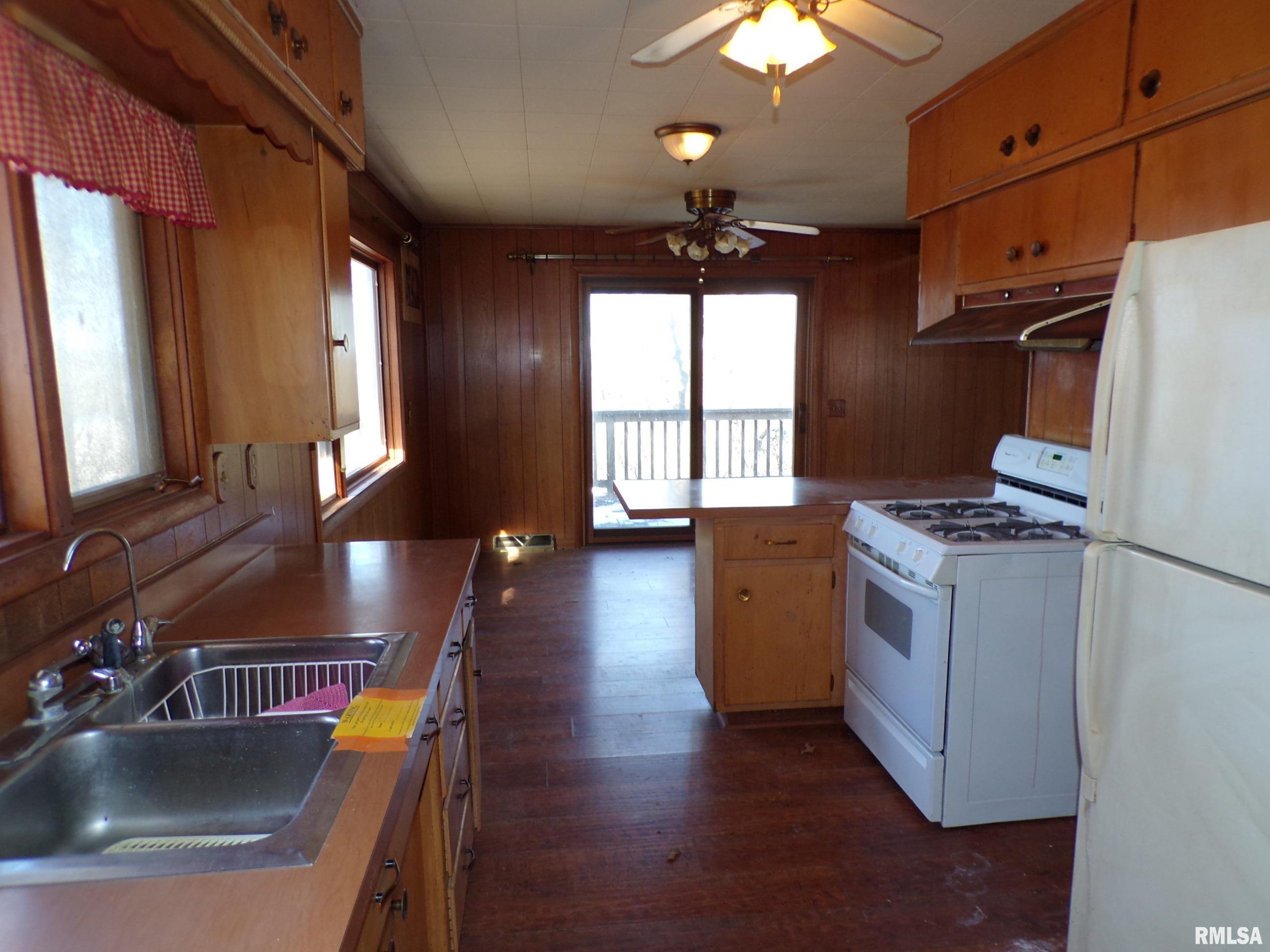 7 Forestview Drive Coal Valley, IL 61240 - Photo 4 of 14