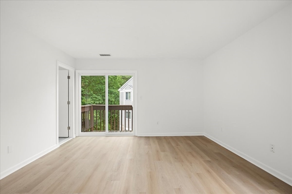 330 Sunderland Road, Unit 48 Worcester, MA 01604 - Photo 9 of 35 Gallery Image 9