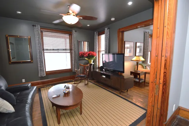 $2,800 | 2626 Union Street, Blue Island, IL 60406