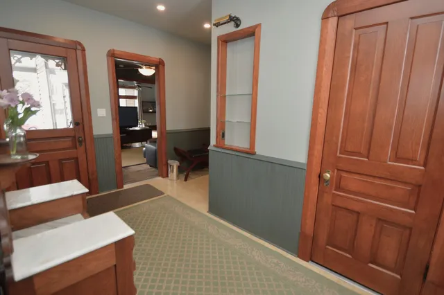 $2,800 | 2626 Union Street, Blue Island, IL 60406