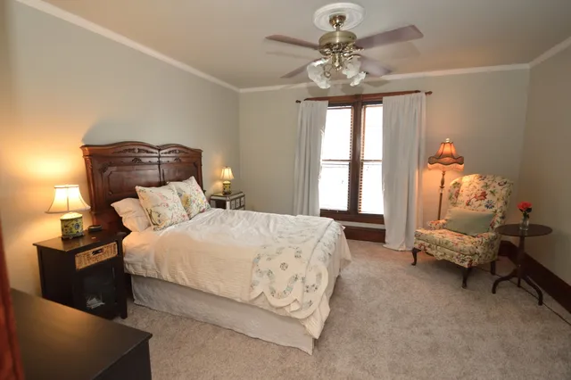 $2,800 | 2626 Union Street, Blue Island, IL 60406