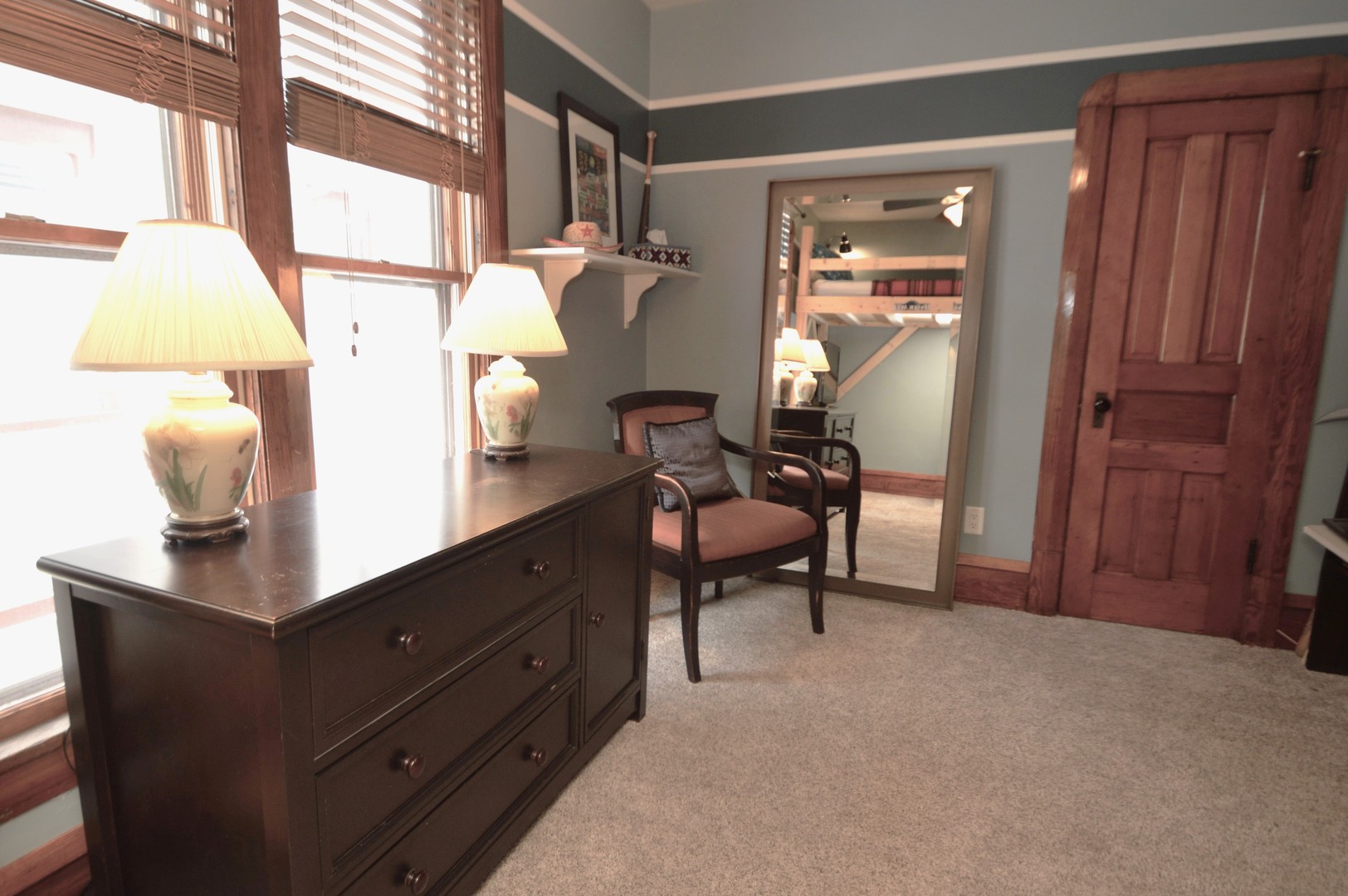 2626 Union Street Blue Island, IL 60406 - Photo 24 of 32 a living room with furniture and a window
