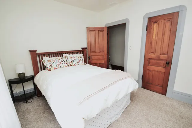 $2,800 | 2626 Union Street, Blue Island, IL 60406