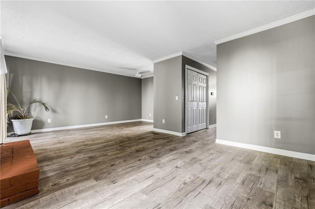 805 Manning Way Southwest Marietta, GA 30064 - Photo 6 of 27 a view of an empty room and window
