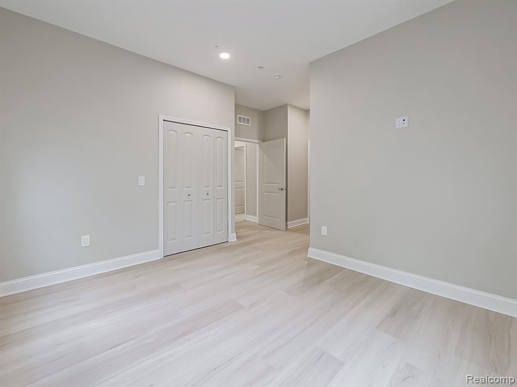 31480 Warren Road, Unit 303 Westland, MI 48185 - Photo 9 of 29
