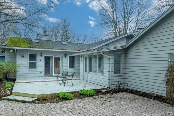 $2,450 | 3862 State Street, Skaneateles, NY 13152