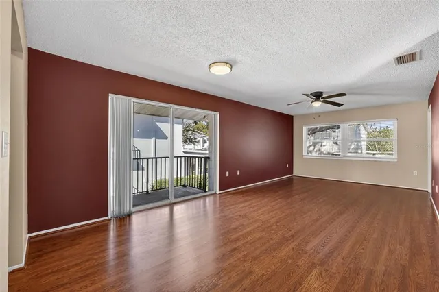 $139,000 | 1550 11th Street Northeast, Unit D7, Winter Haven, FL 33881