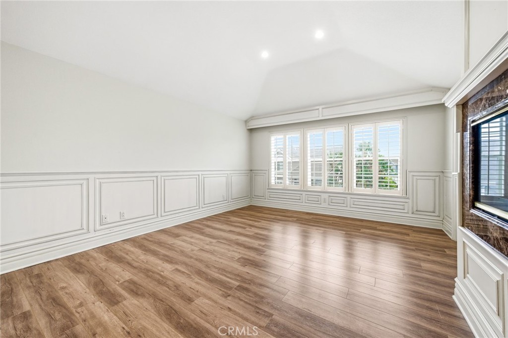 8082 Centerstone Drive Huntington Beach, CA 92646 - Photo 15 of 26 Master Upper level