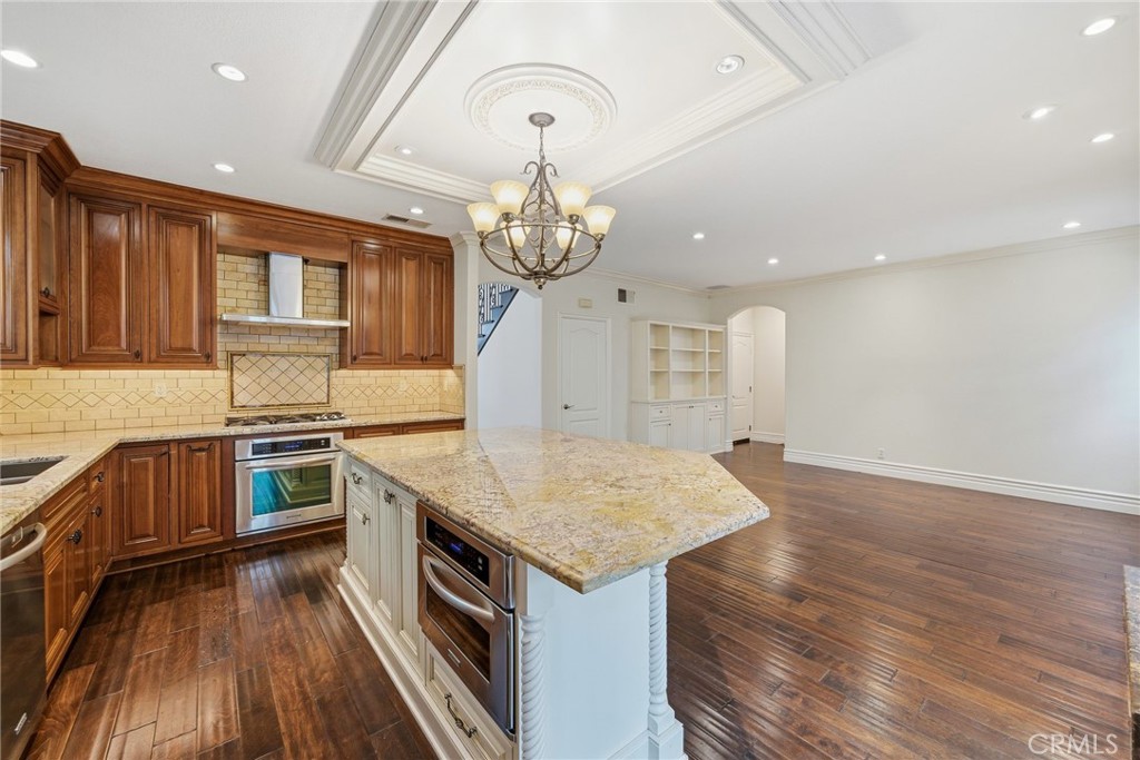 8082 Centerstone Drive Huntington Beach, CA 92646 - Photo 5 of 26