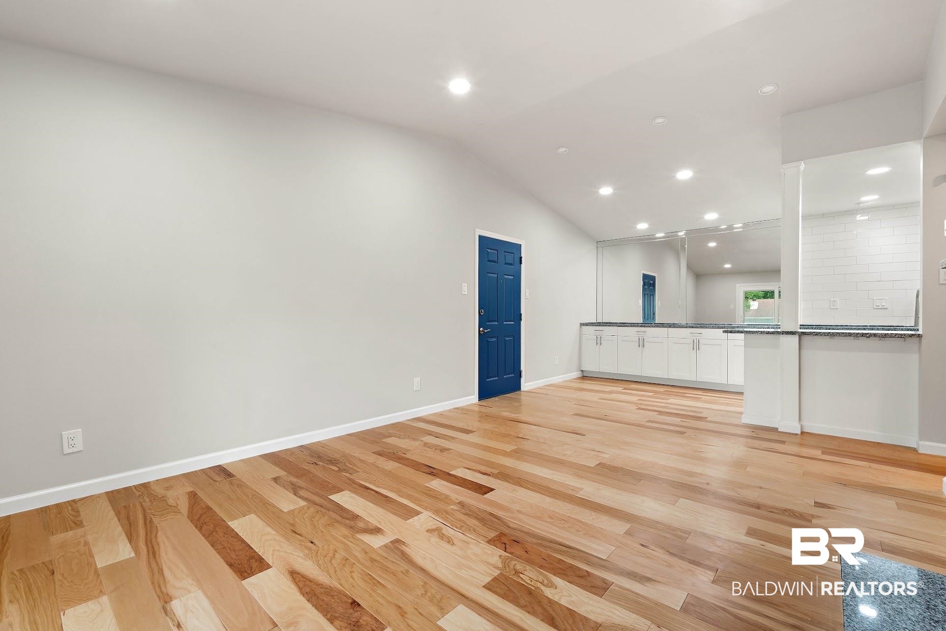 1251 Henckley Avenue, Unit 206 Mobile, AL 36609 - Photo 3 of 22