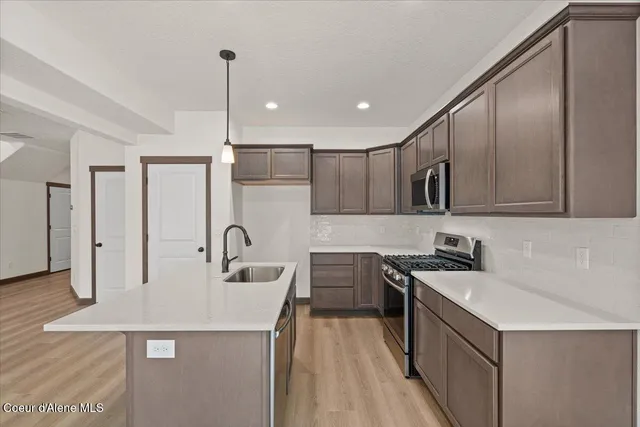 $575,900 | 2711 East Cinder Avenue, Post Falls, ID 83854