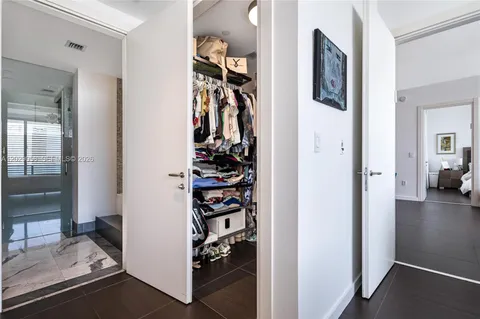 $875,000 | 200 Biscayne Blvd Way, Unit 4812, Miami, FL 33131
