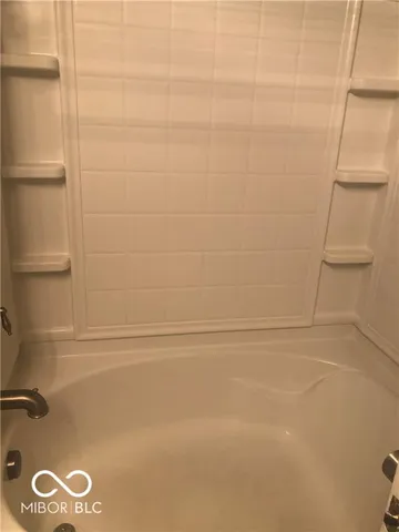 $1,900 | 11705 Chant Lane, Unit 7, Zionsville, IN 46077